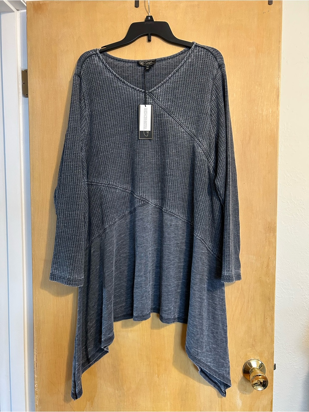 DG2 by Diane Gilman Black Gray Asymmetrical Waffle Tunic Size 2X NEW TAGS!!!